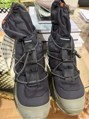 Stella McCartney Black and Olive aSMC winterboot COLD.RDY size 8 1/2